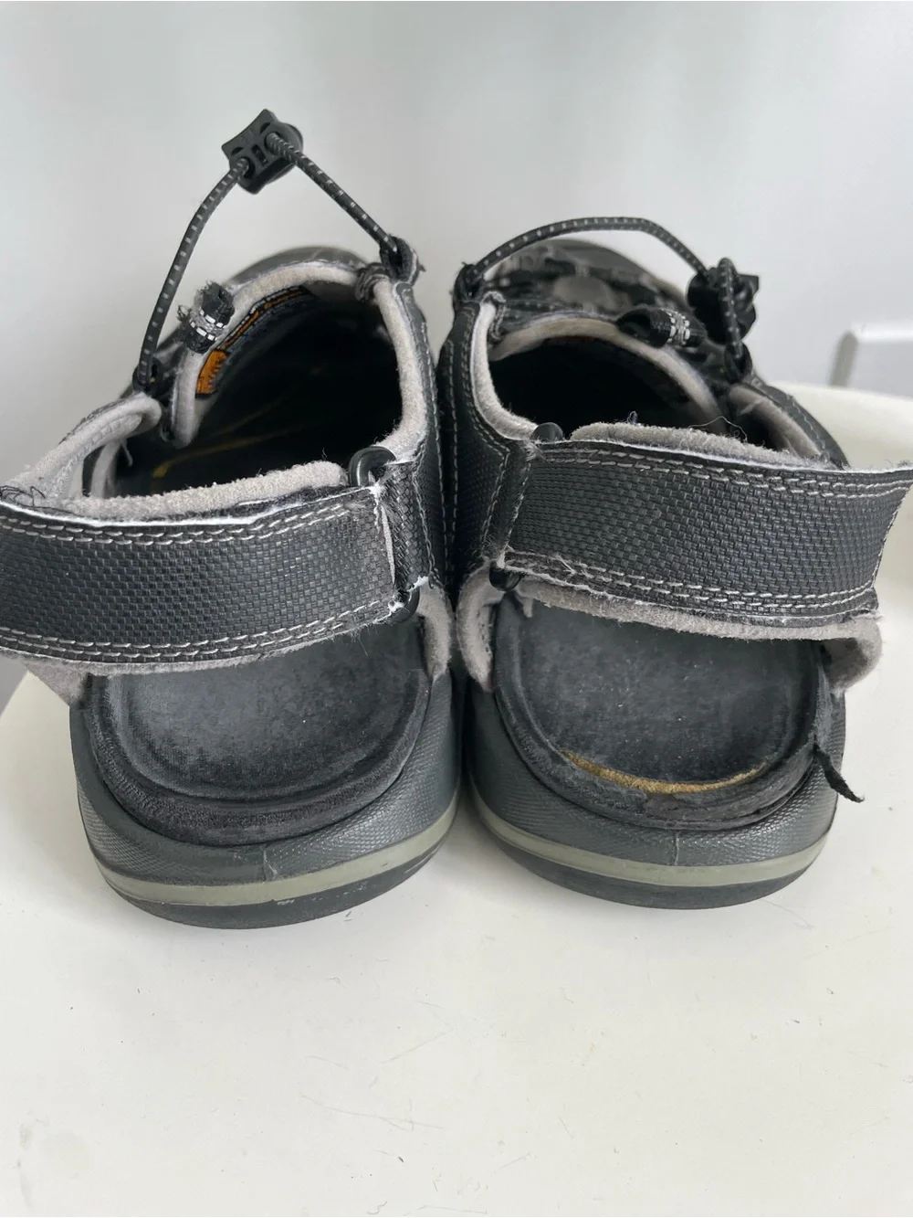 Men Size 9 Keen Rialto II H2 Black Sandals Shoes